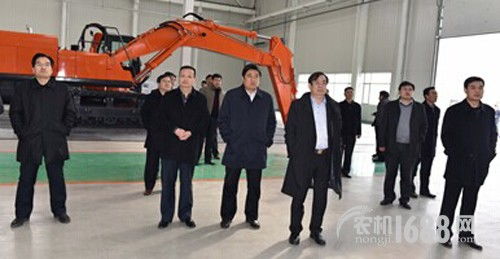 臨沂全市開(kāi)發(fā)區(qū)項(xiàng)目建設(shè)考核組來(lái)山東常林集團(tuán)調(diào)研